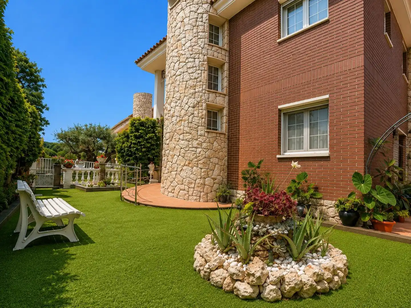 Exterior view of Houses for sale in Reus  with Heating and Storage room