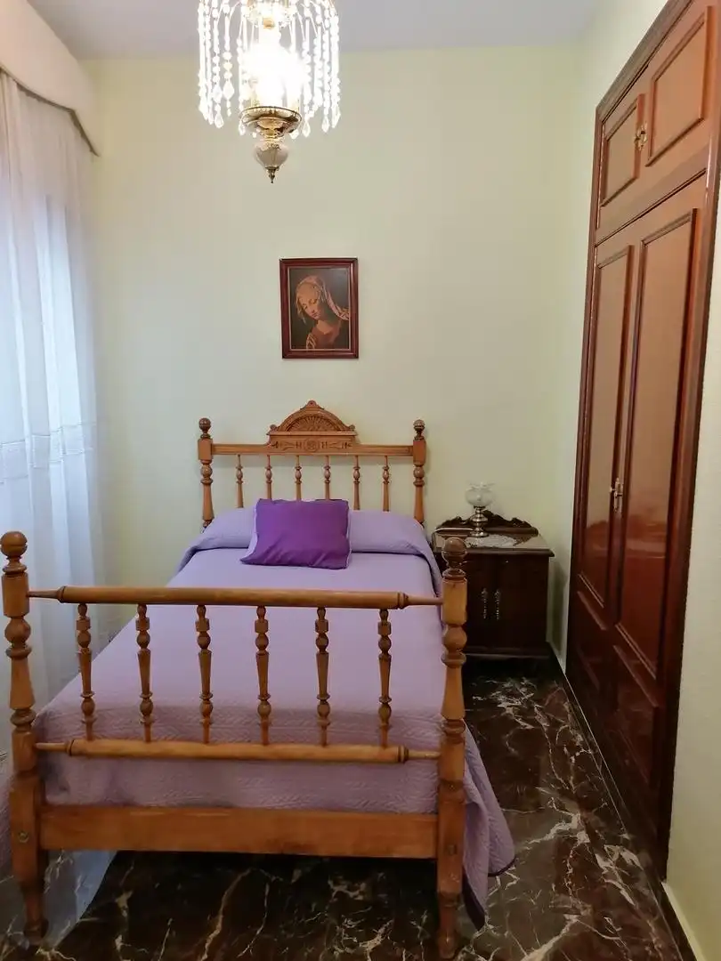 Habitación de Piso de alquiler en Jaén con Amueblado