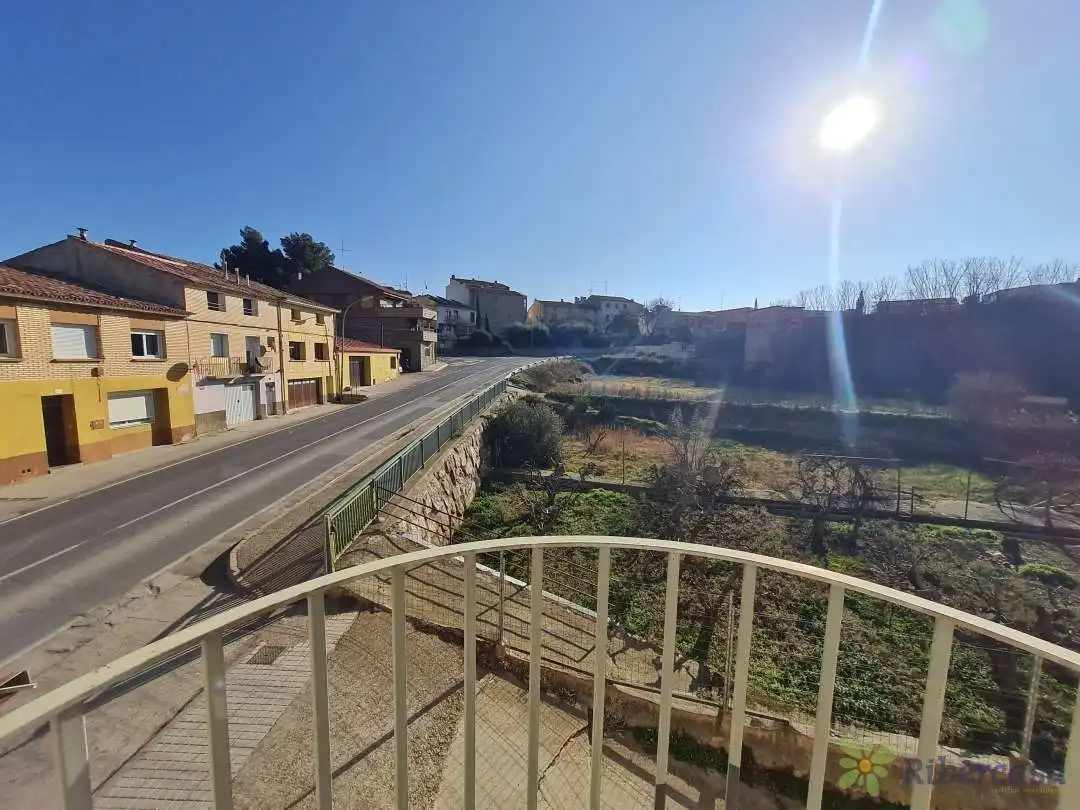 Vista exterior de Piso en venta en Cintruénigo con Calefacción, Trastero y Balcón