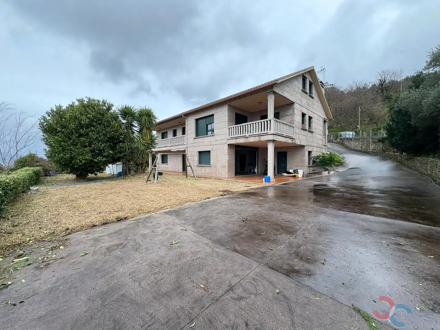 Vista exterior de Casa o xalet en venda en Marín amb Calefacció, Terrassa i Traster