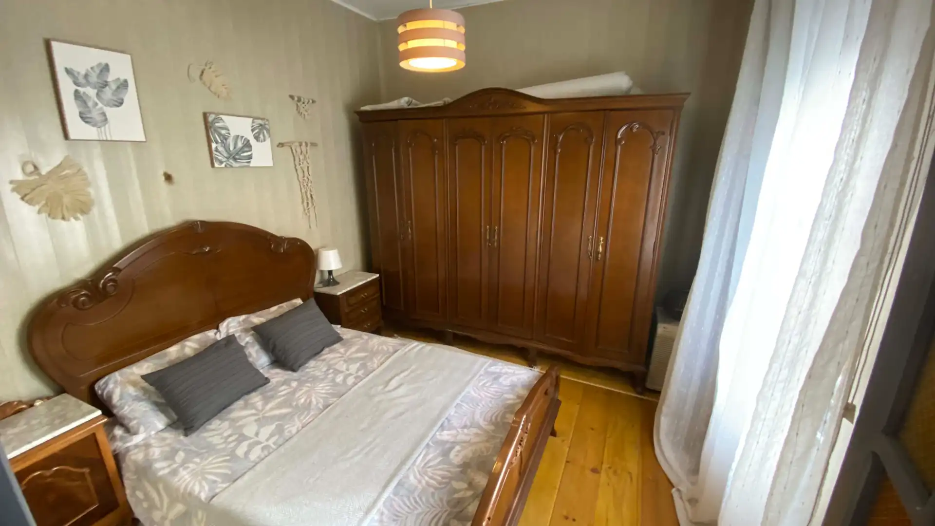 Schlafzimmer von Einfamilien-Reihenhaus zum Verkauf in San Martín del Rey Aurelio mit Privatgarten, Terrasse und Möbliert