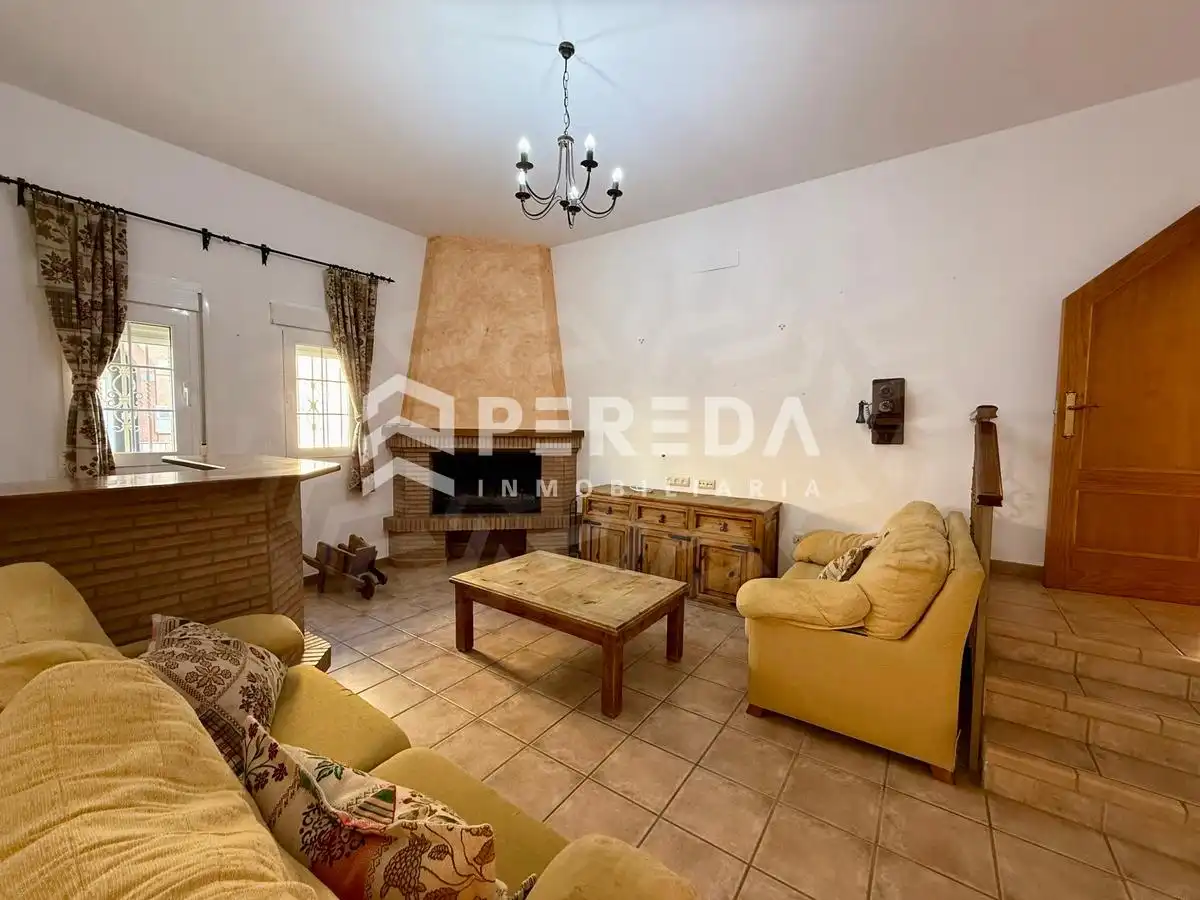 Sala d'estar de Casa o xalet en venda en La Mojonera amb Jardí privat, Terrassa i Moblat