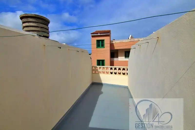 Vista exterior de Piso en venta en Los Silos con Terraza