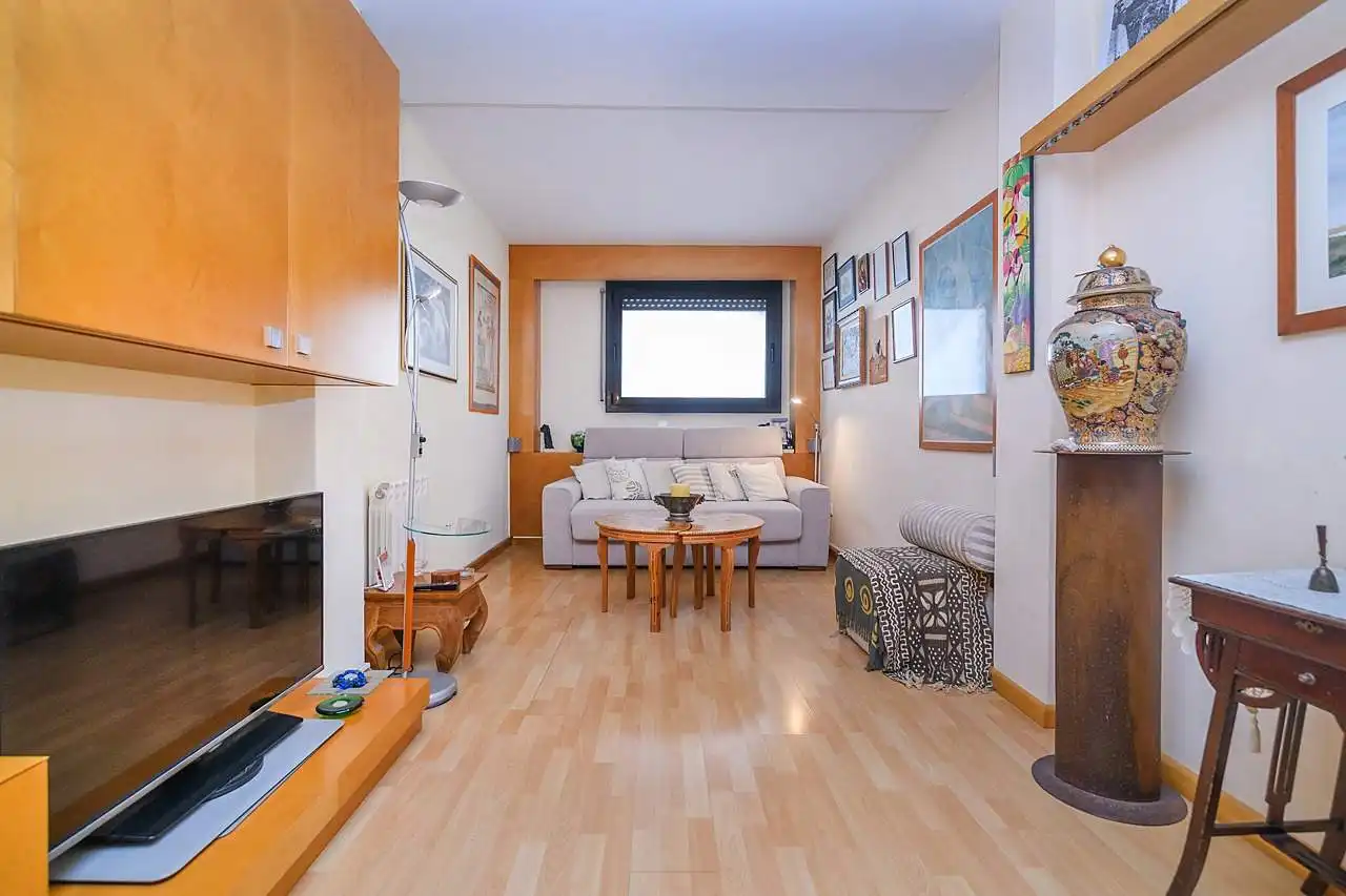 Wohnzimmer von Maisonette zum Verkauf in Barcelona mit Klimaanlage, Heizung und Parkett