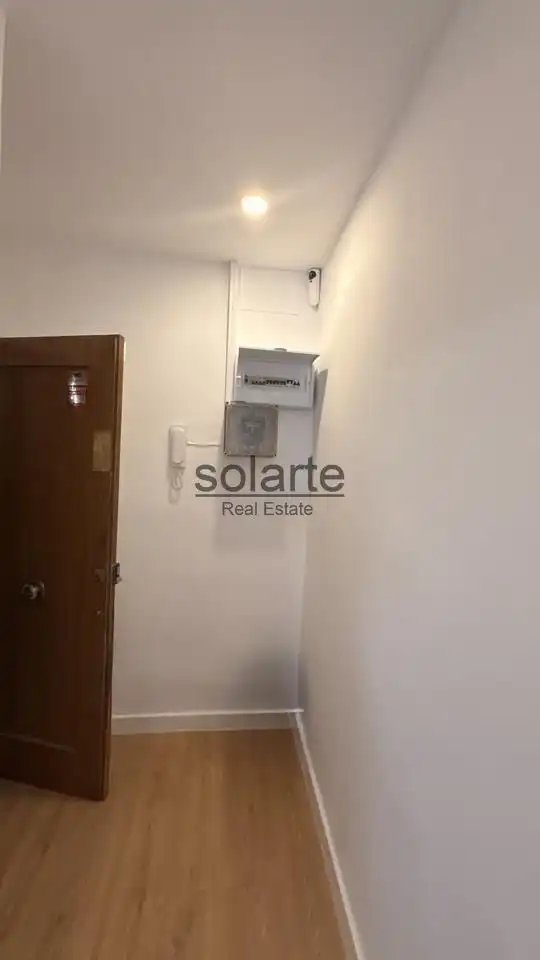 Flat for sale in Barcelona  with Air Conditioner and Parquet flooring