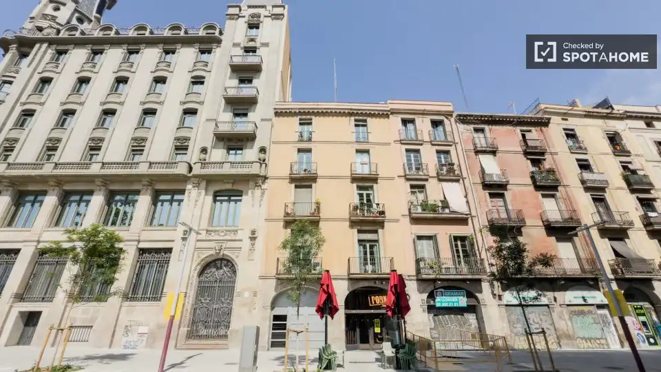 Appartamento con terrazza in affitto a Ciutat Vella, imagen 19