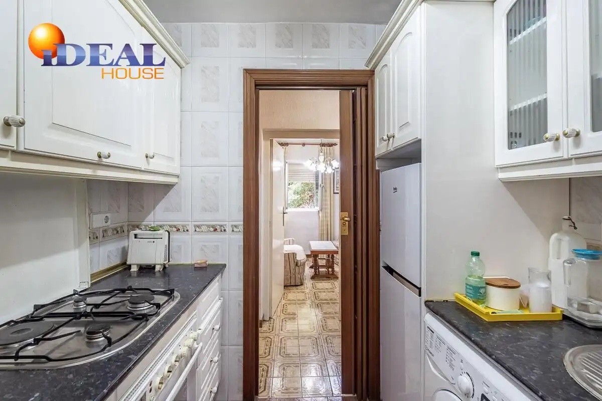 Cocina de Piso en venta en Granada con Terraza
