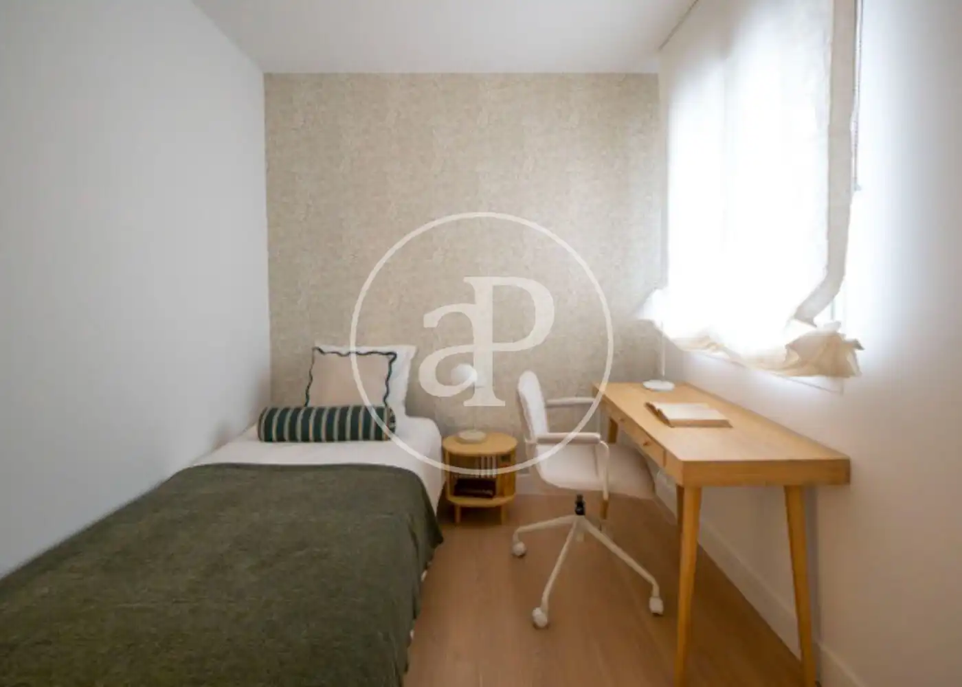 Bedroom of Flat for sale in Madrid  with Air Conditioner, Heating and Furnished