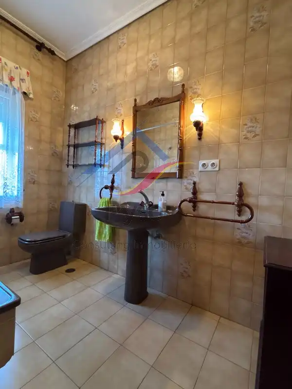 Bany de Casa o xalet en venda en Piélagos amb Calefacció, Jardí privat i Parquet