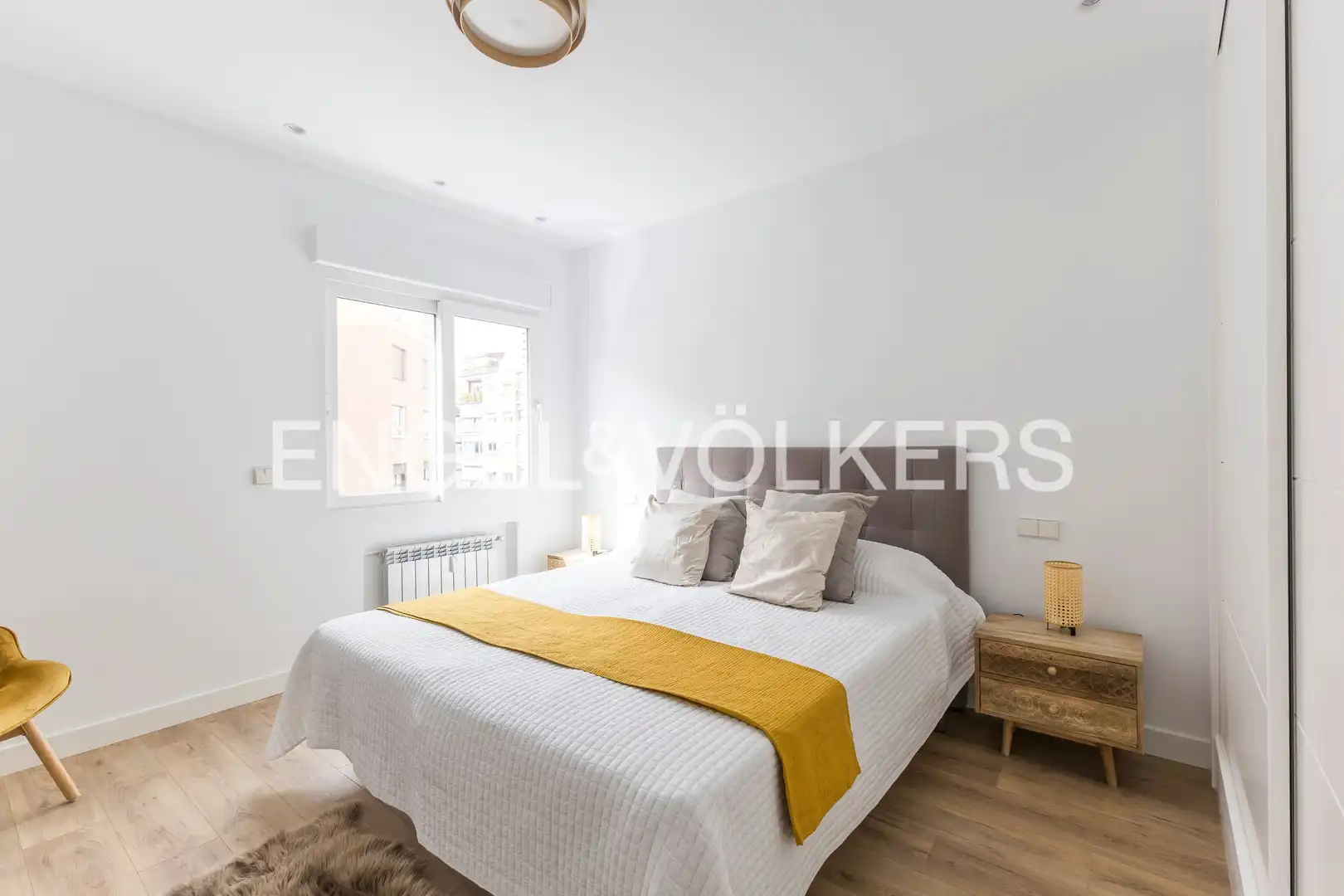 Bedroom of Flat for sale in Madrid  with Air Conditioner, Heating and Terrace