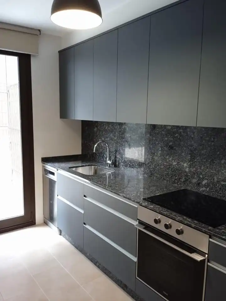 Cocina de Piso de alquiler en Santiago de Compostela  con Calefacción, Terraza y Amueblado