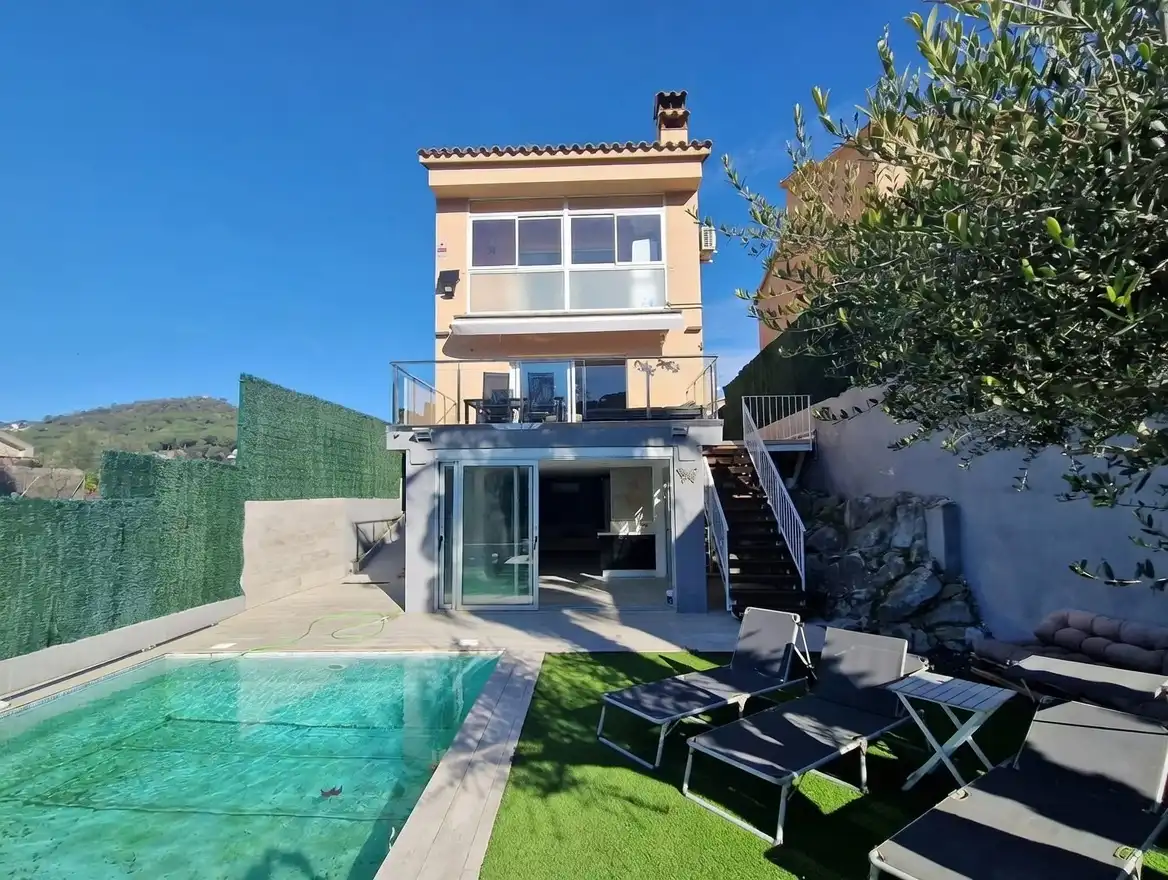 Exterior view of Houses for sale in Dosrius  with Air Conditioner, Heating and Private garden