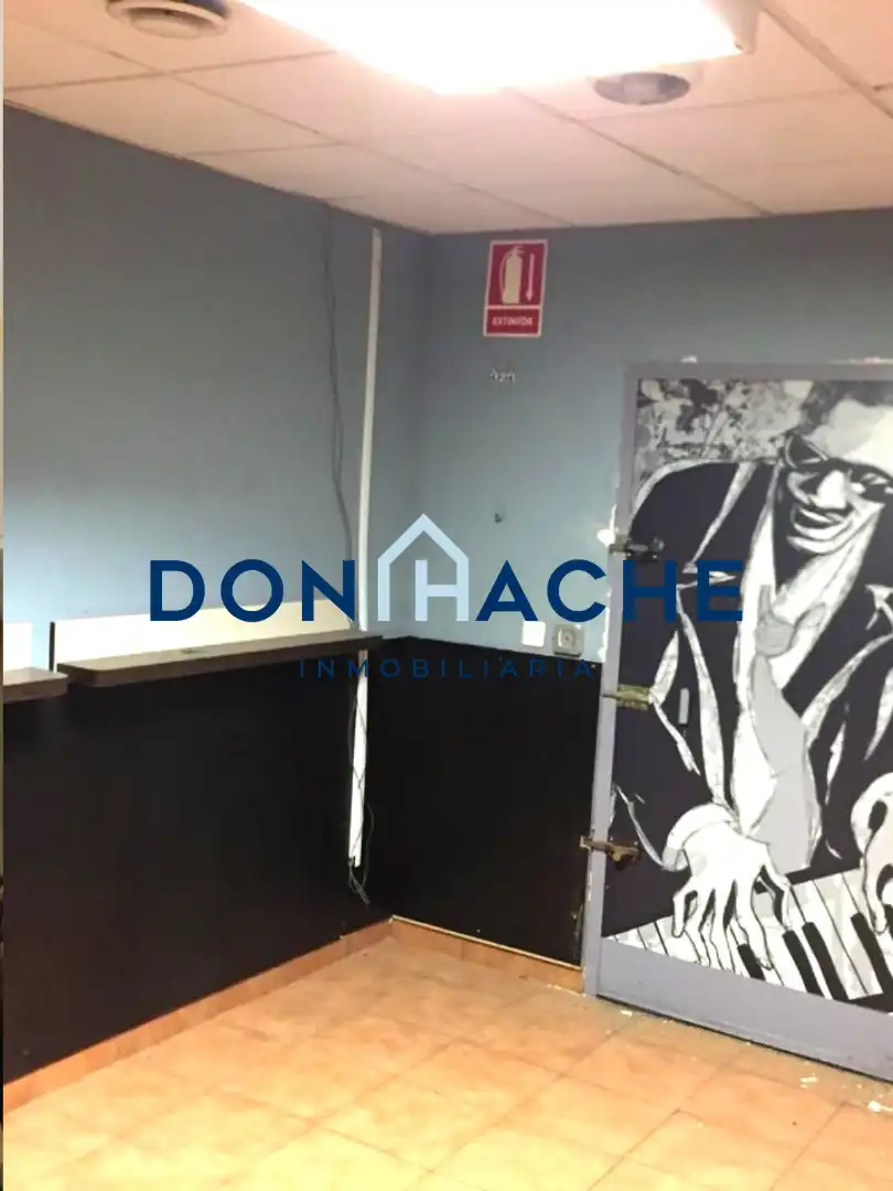 Business premises for sale in Calle Juan Antonio de Vera Zuñiga y Figueroa Conde de la Rock 30, imagen 5
