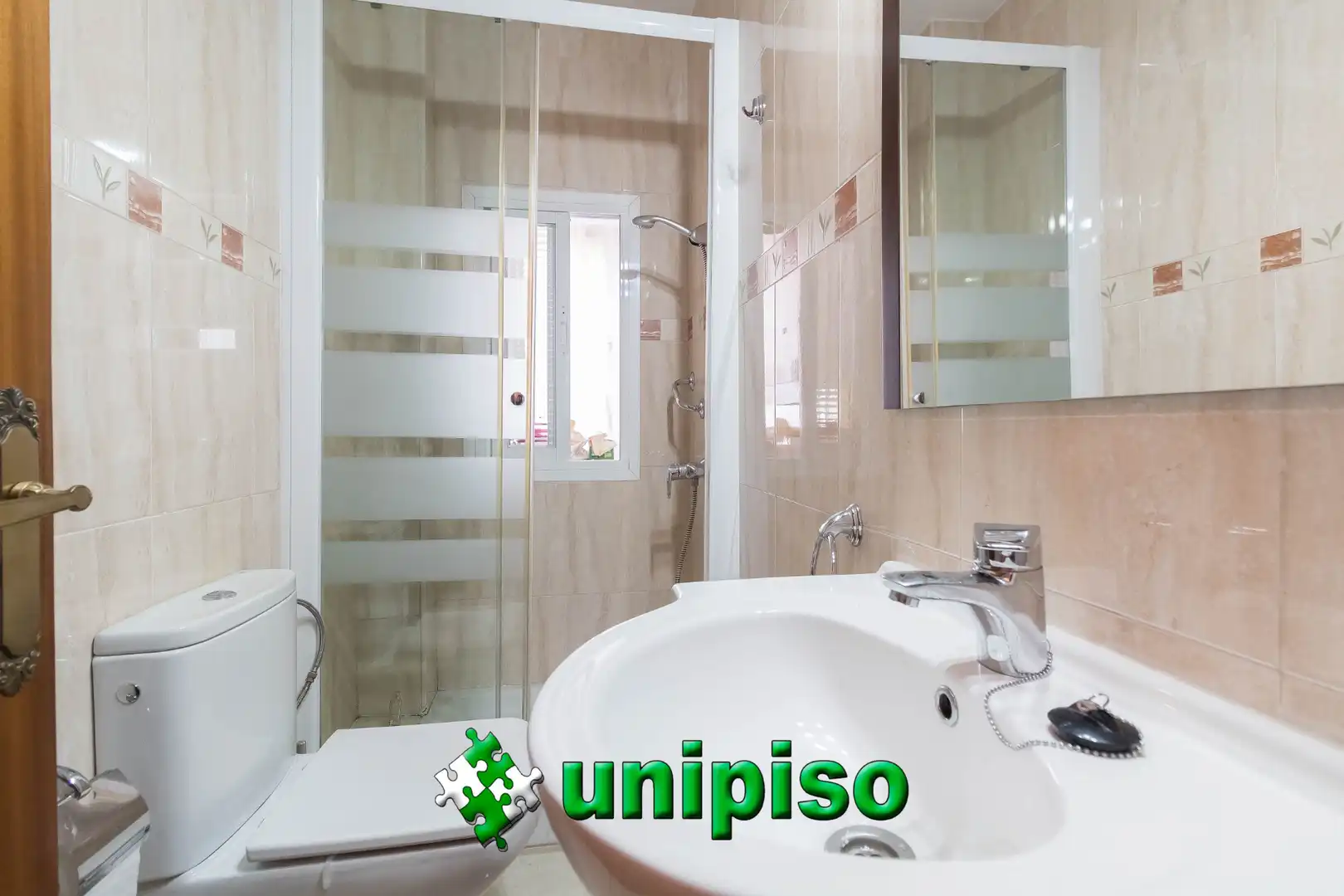 Bathroom of Flat for sale in Leganés  with Air Conditioner, Heating and Terrace