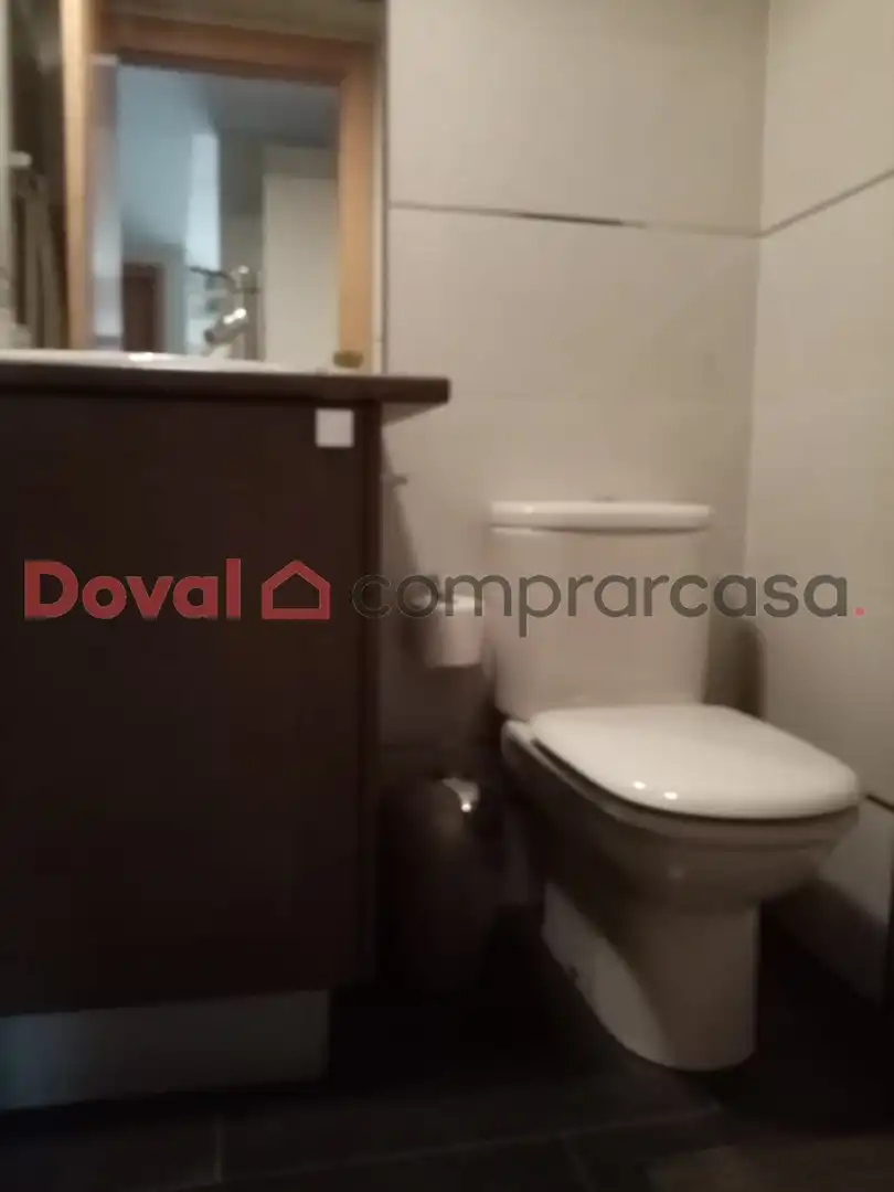 Bathroom of Flat for rent in O Porriño    with Heating, Terrace and Furnished