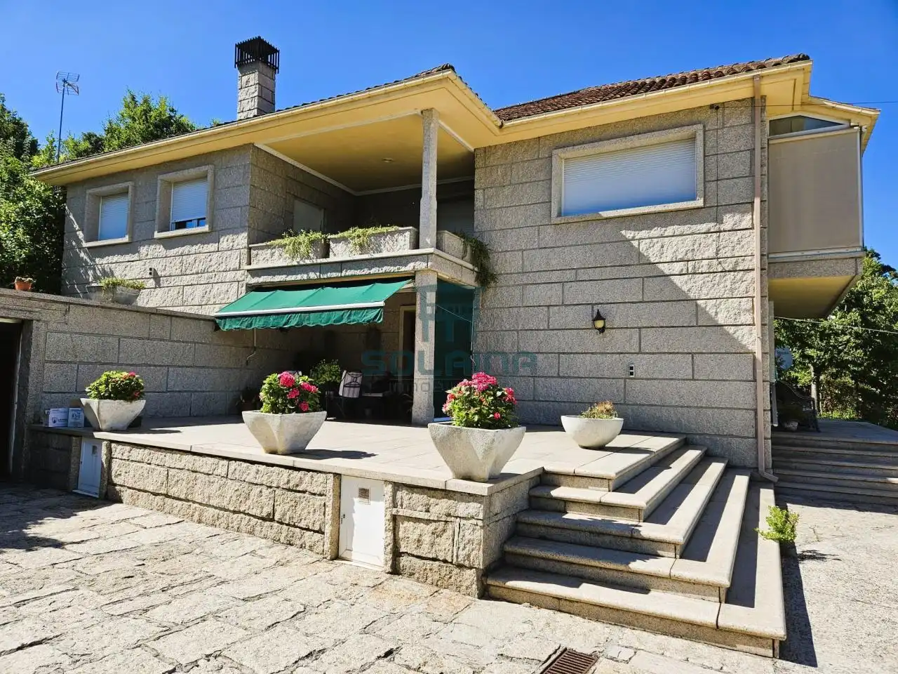 Vista exterior de Casa o xalet en venda en Ourense Capital  amb Calefacció i Jardí privat