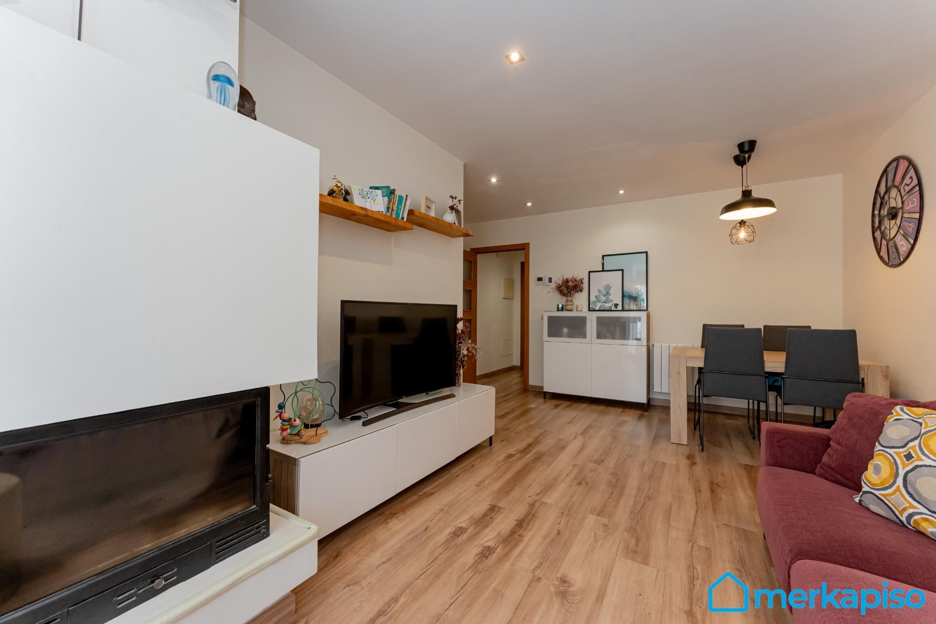 Living room of Flat for sale in Viladecans  with Air Conditioner, Heating and Parquet flooring