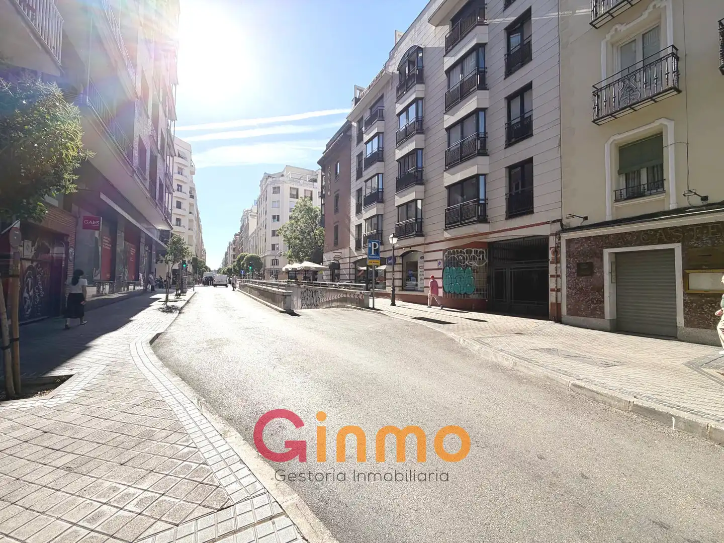 Vista exterior de Garatge en venda en Madrid