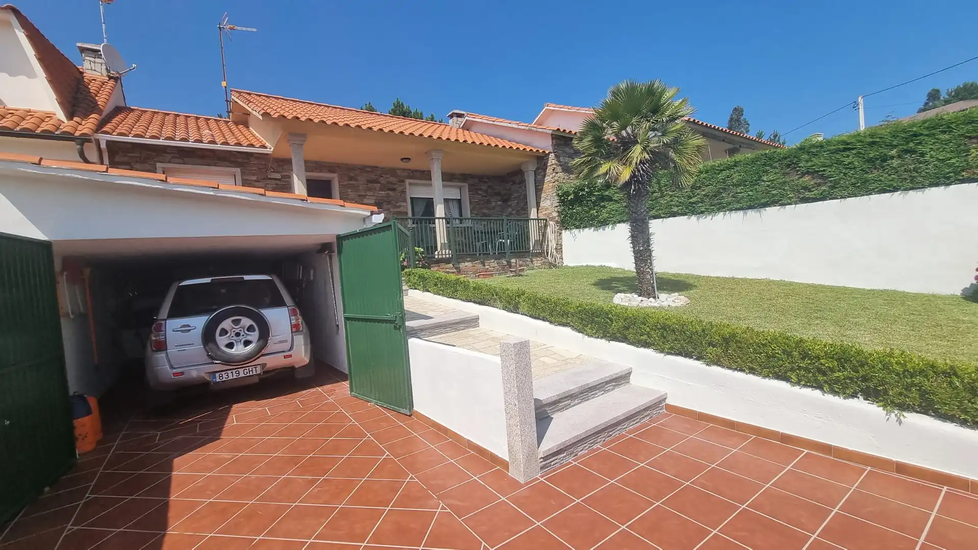 Exterior view of Detached homes for rent in Sanxenxo  with Private garden, Terrace and Furnished