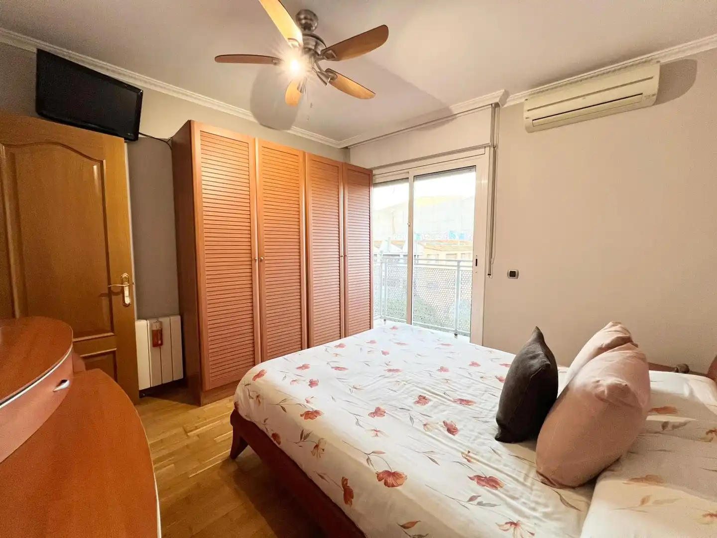 Bedroom of Duplexes for sale in L'Hospitalet de Llobregat  with Terrace and Balcony