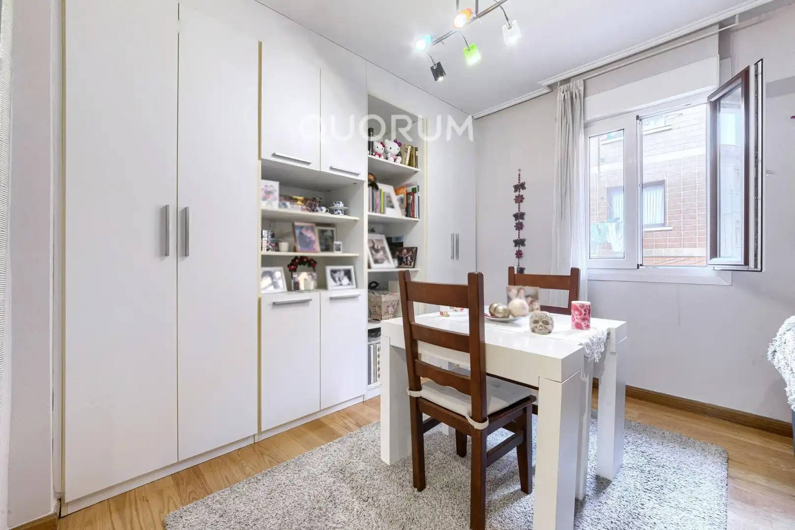 Habitación de Piso en venta en Basauri  con Calefacción y Balcón