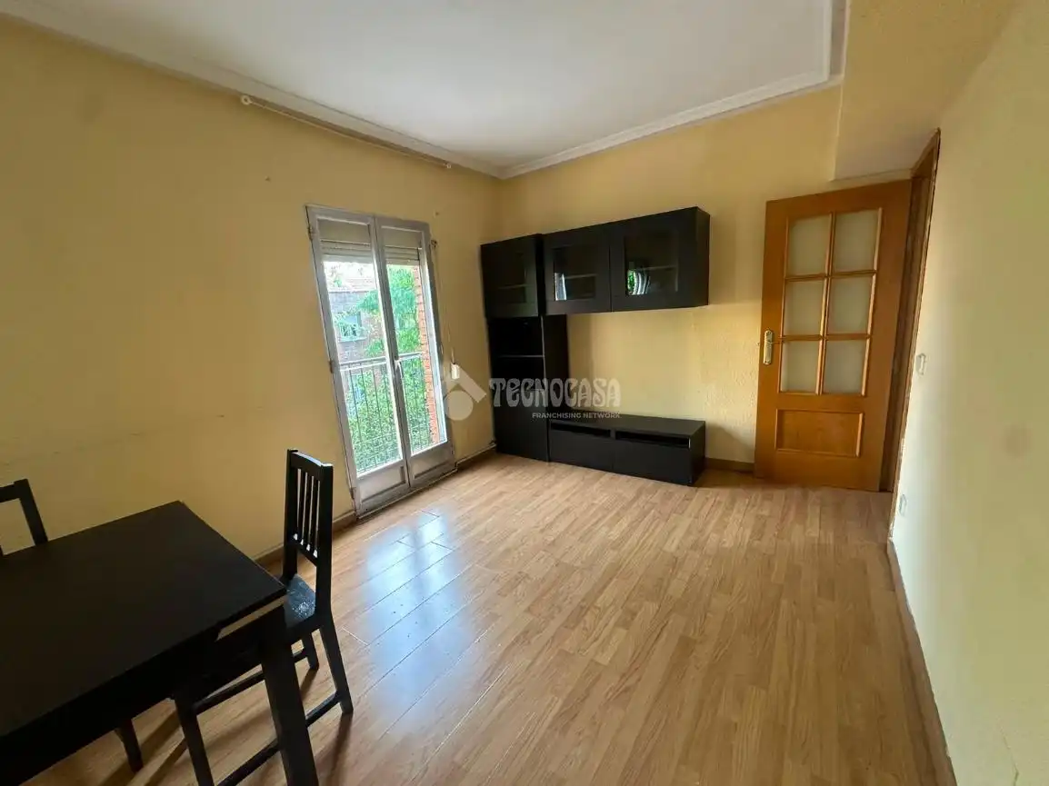 Sala d'estar de Pis en venda en Madrid