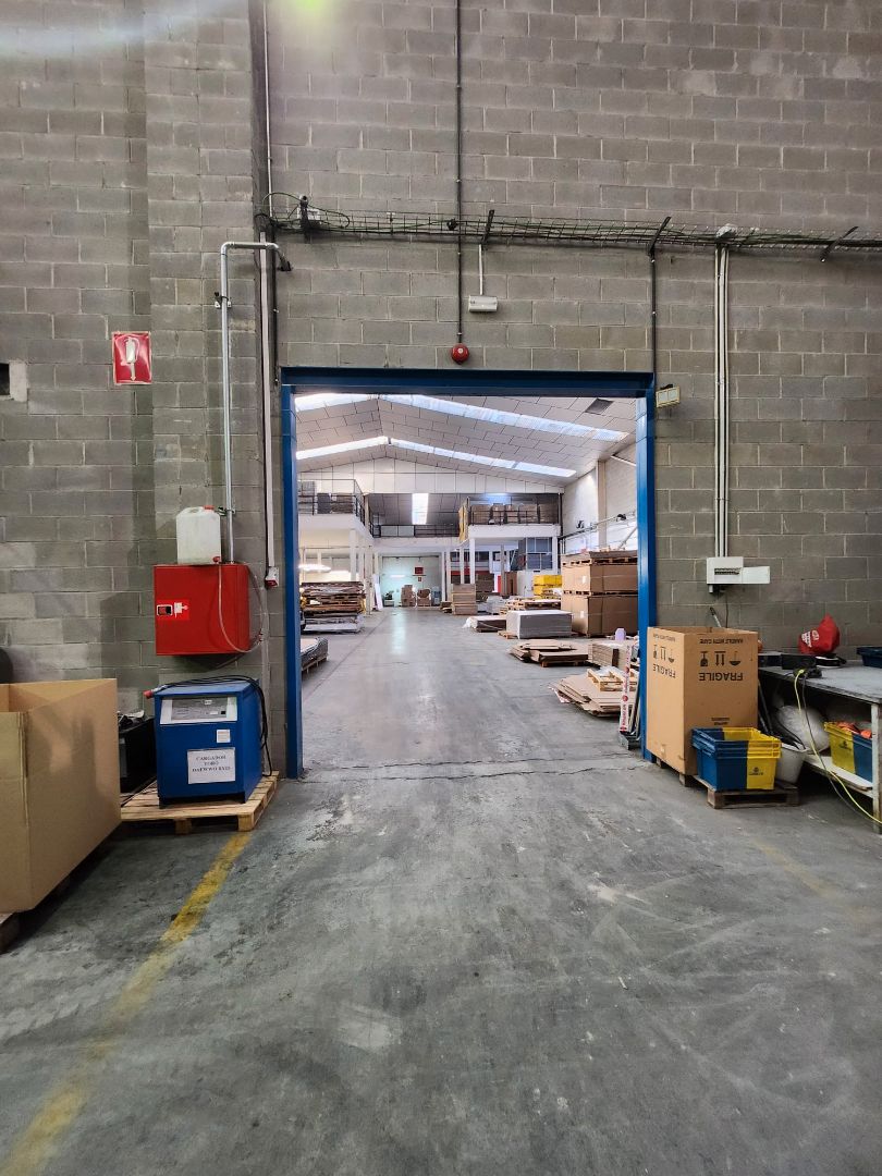 Nau industrial de lloguer en Viladecans