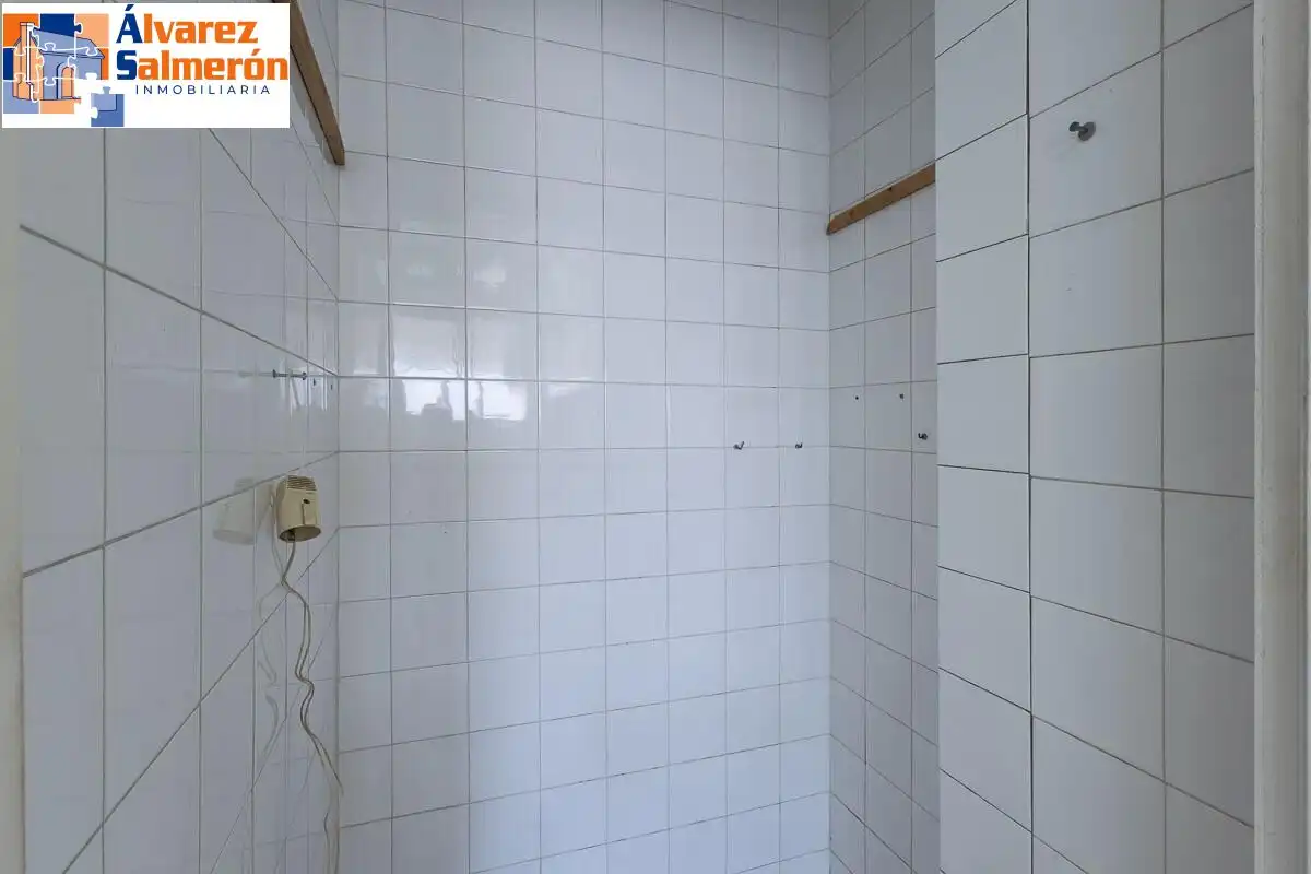 Bany de Pis en venda en Granada amb Aire condicionat i Calefacció