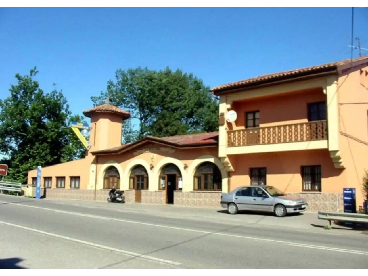 Locale commerciale in vendita a Carretera General Colloto Santander N-634