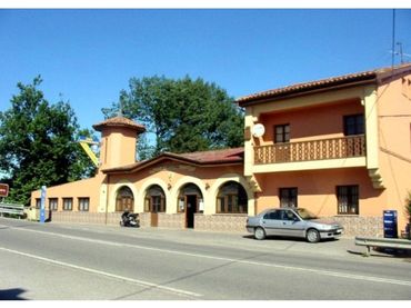 Locale commerciale in vendita a Carretera General Colloto Santander N-634
