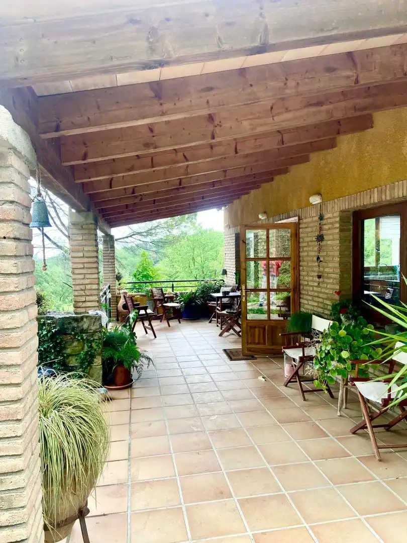 Terrasse von Country house zum Verkauf in Porqueres mit Heizung, Privatgarten und Ofen