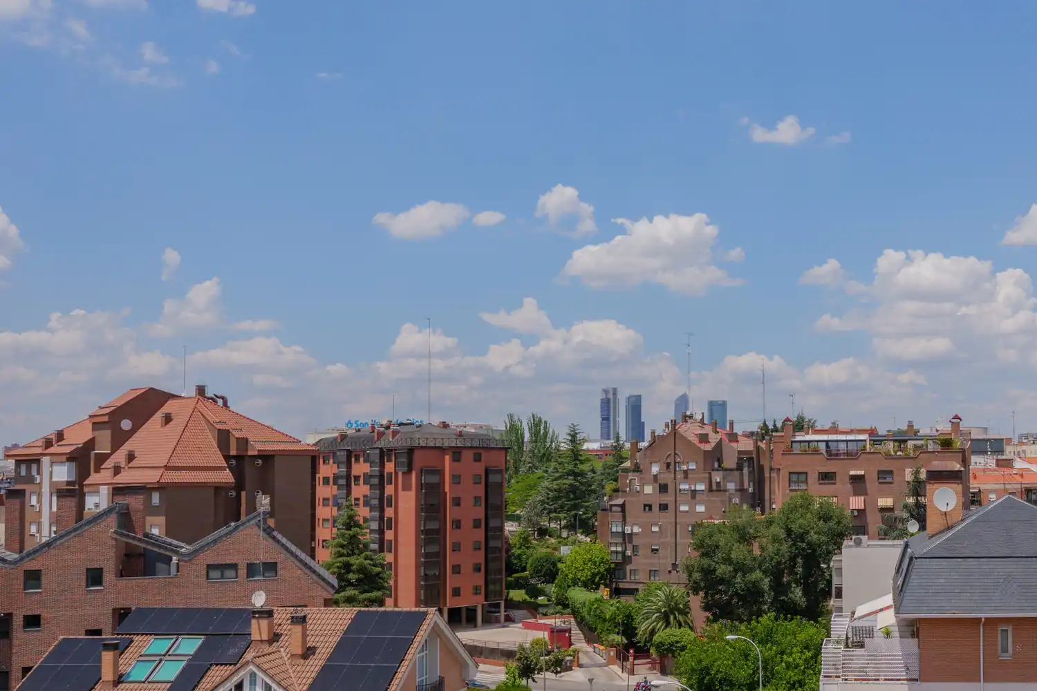 Vista exterior de Dúplex en venda en Madrid amb Aire condicionat, Calefacció i Parquet