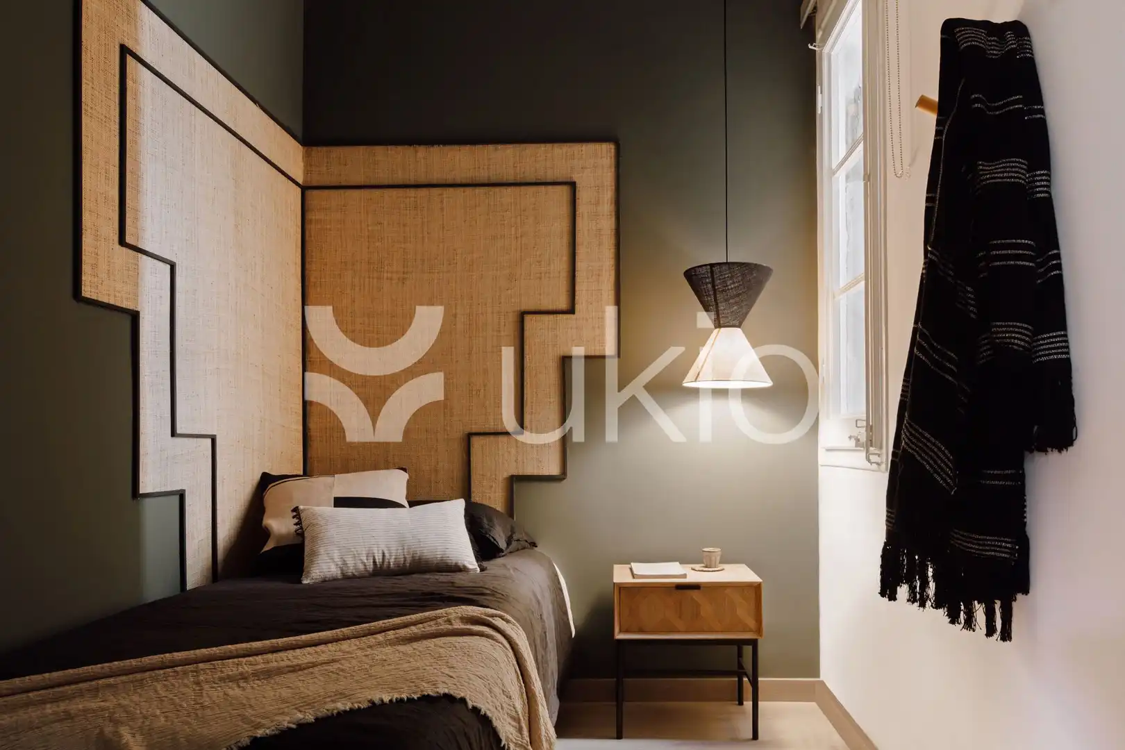 Dormitori de Apartament de lloguer en Barcelona amb Aire condicionat, Moblat i Forn