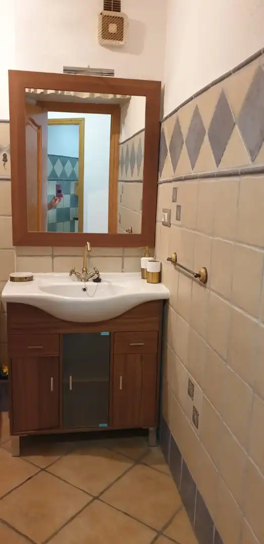 Baño de Apartamento de alquiler en Torrox con Amueblado, Microondas y TV