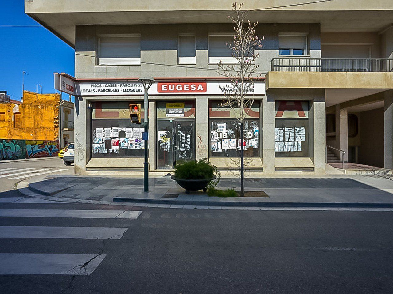 Premises for sale in Salt  with Air Conditioner and Heating