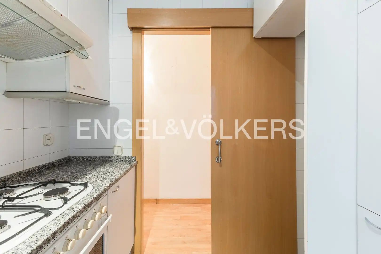 Cuina de Pis en venda en Barcelona amb Calefacció i Parquet