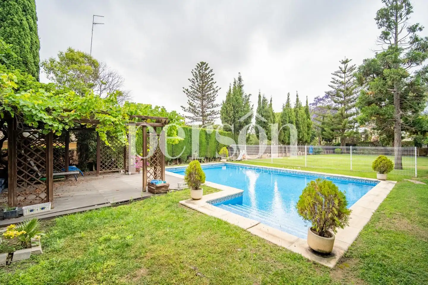 Casa con piscina en venta en Avenida del Pinar, imagen 2