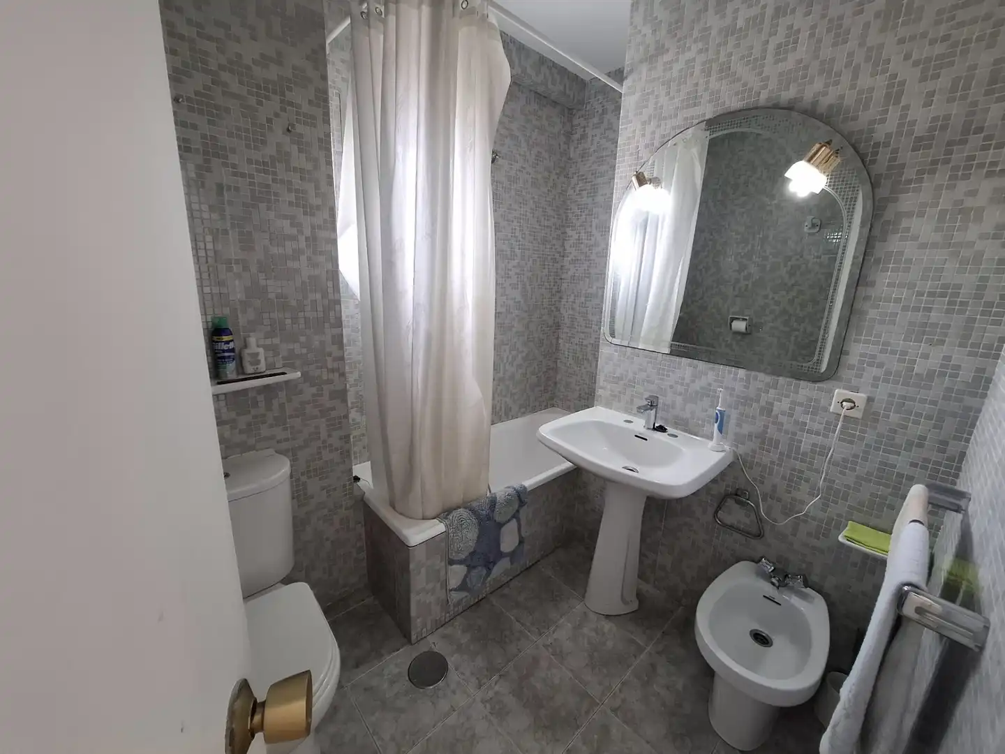 Baño de Apartamento en venta en Fuengirola con Aire acondicionado, Calefacción y Terraza