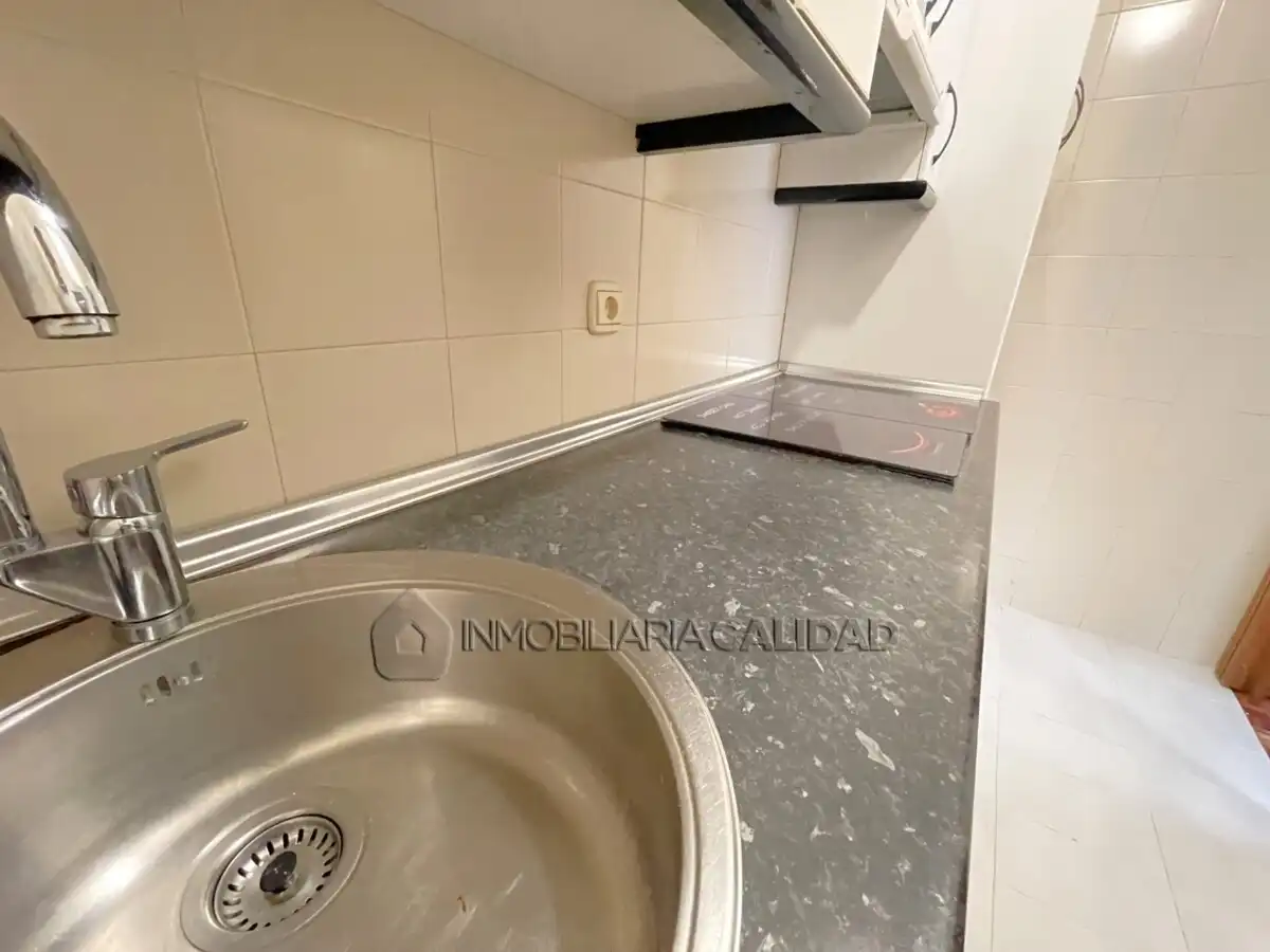 Kitchen of Flat for rent in Burgos  with Heating and Furnished