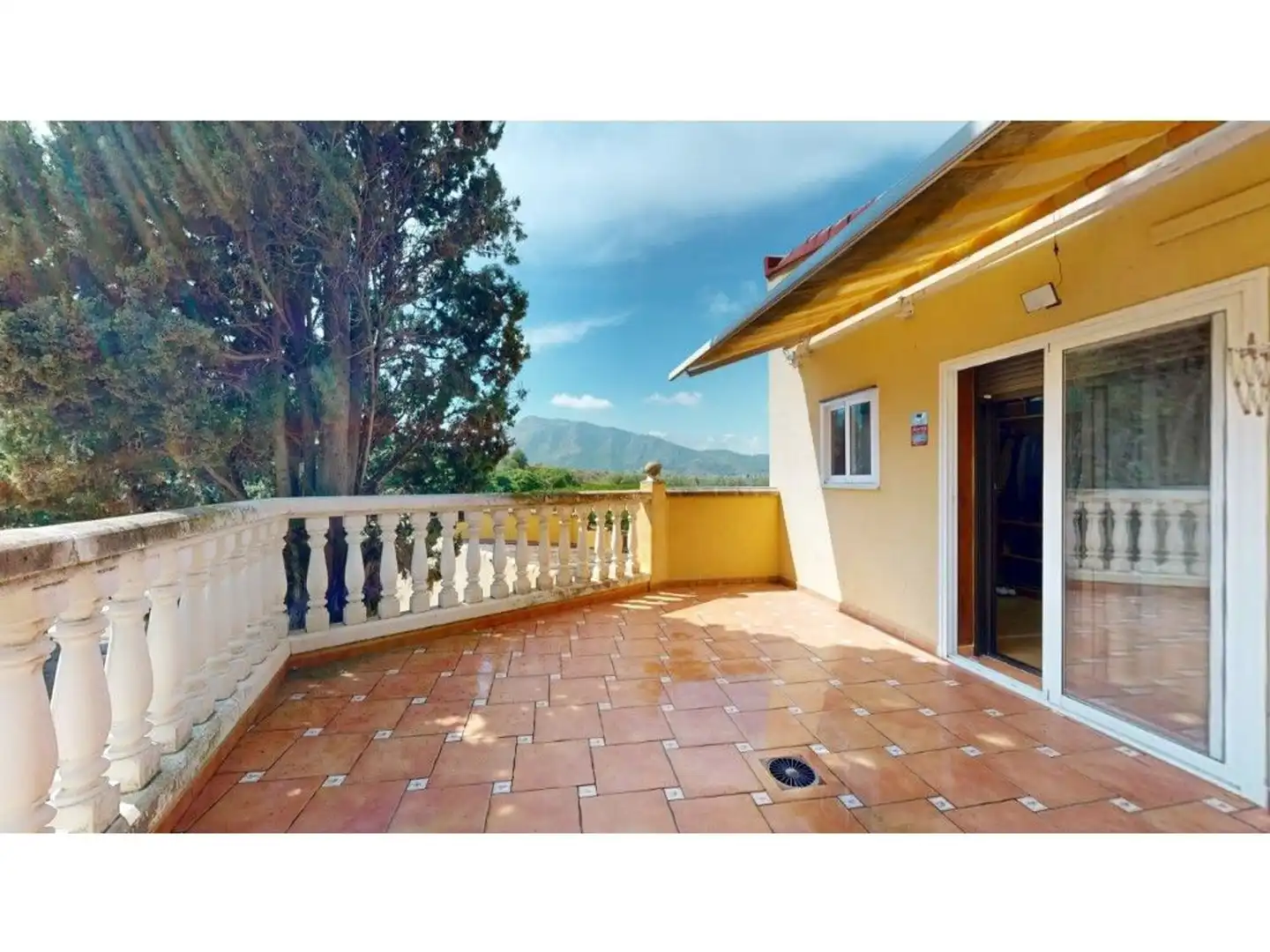 Terrassa de Casa o xalet en venda en Tavernes de la Valldigna amb Terrassa i Piscina
