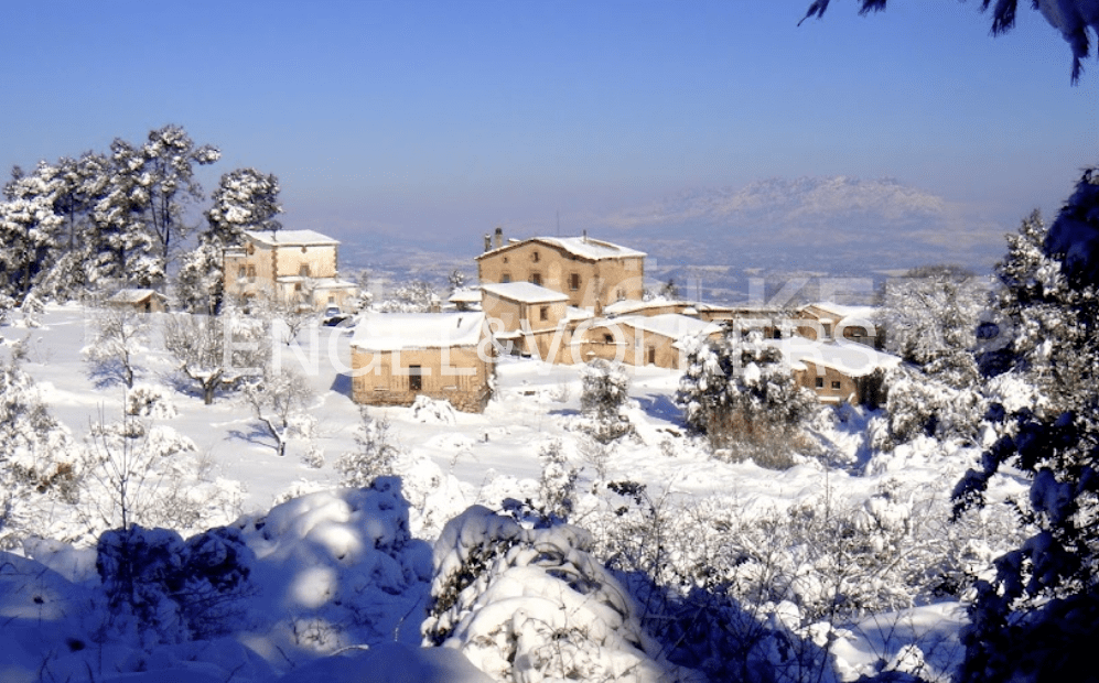 Vista exterior de Finca rústica en venda en Castellví de Rosanes amb Calefacció, Jardí privat i Terrassa