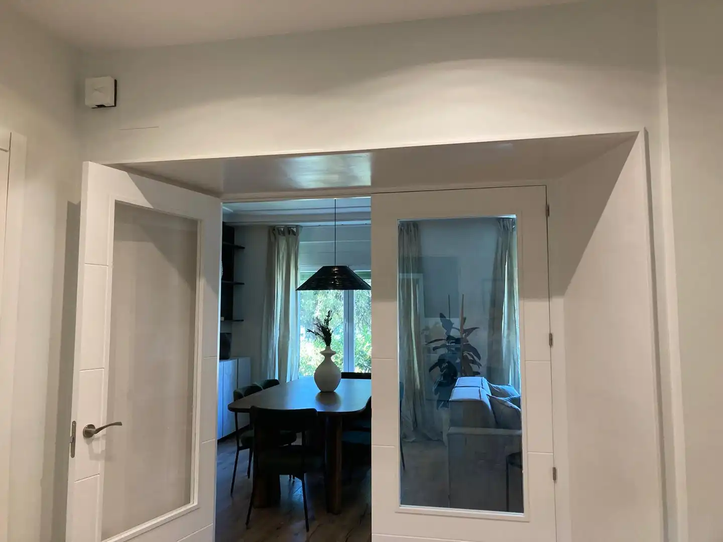 Menjador de Apartament de lloguer en Madrid amb Aire condicionat, Calefacció i Moblat