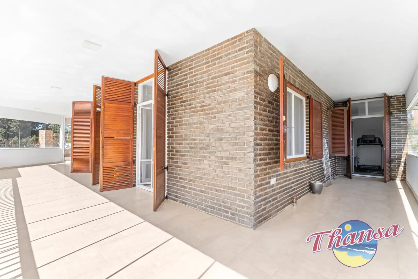 Vista exterior de Casa o chalet en venta en Alicante / Alacant con Aire acondicionado, Calefacción y Jardín privado