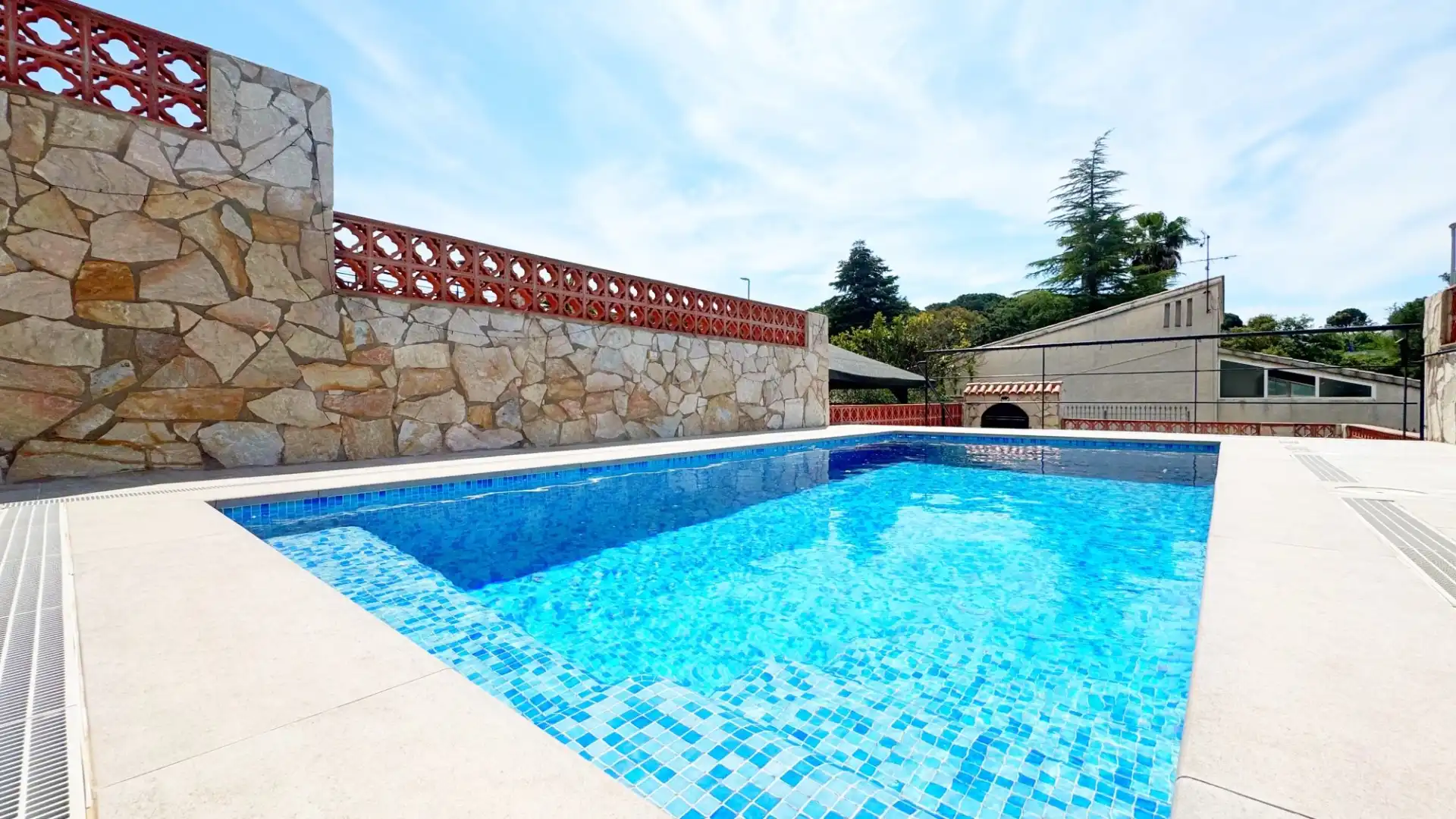 Houses for sale in Carrer Avellaners, Mas Romeu