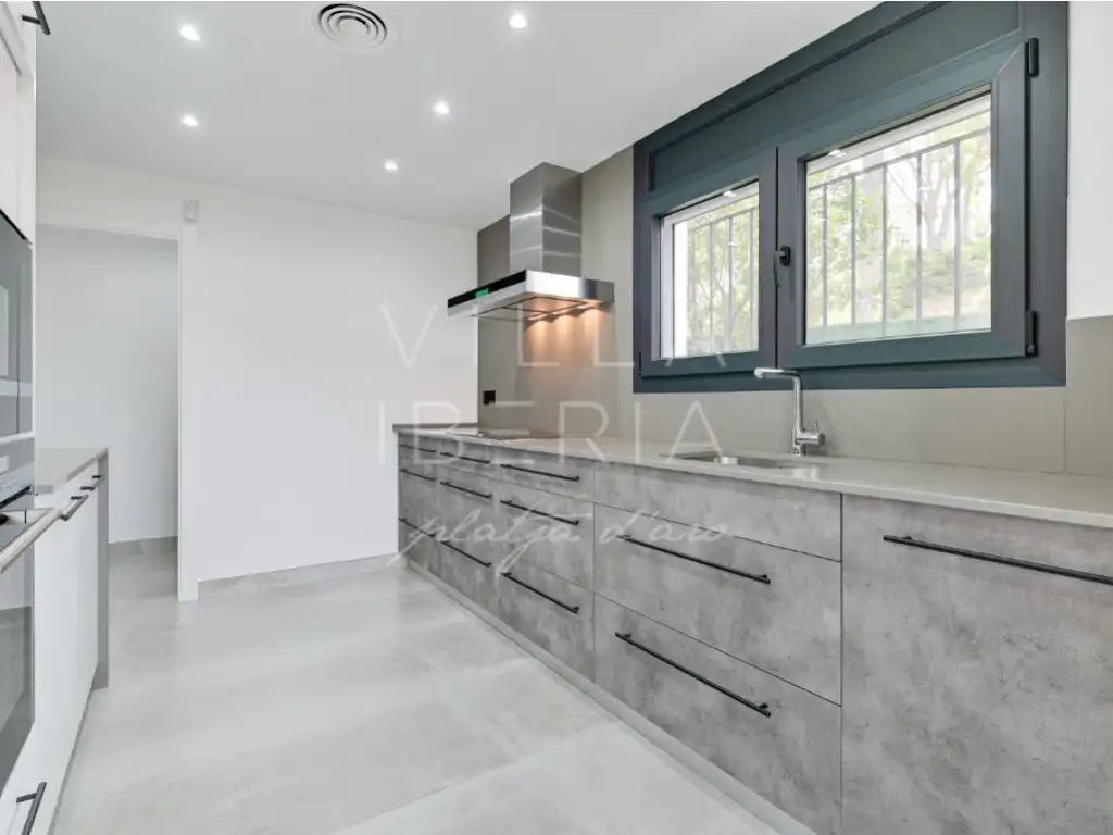 Kitchen of Houses for sale in Castell d'Aro, Platja d'Aro i s'Agaró  with Swimming Pool