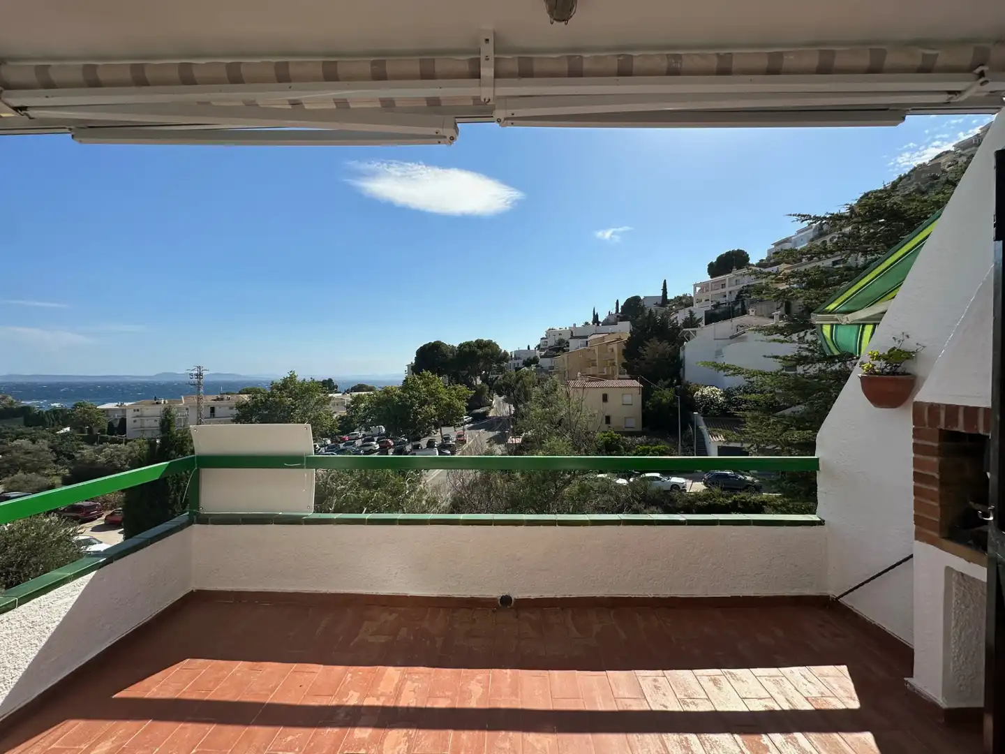 Vista exterior de Casa adosada en venda en Roses amb Aire condicionat, Jardí privat i Terrassa