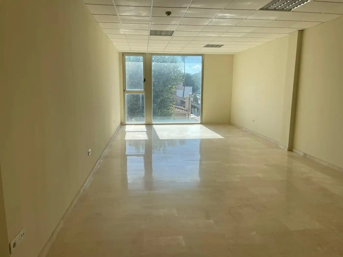 Oficina amb ascensor en venda a Avenida Las golondrinas