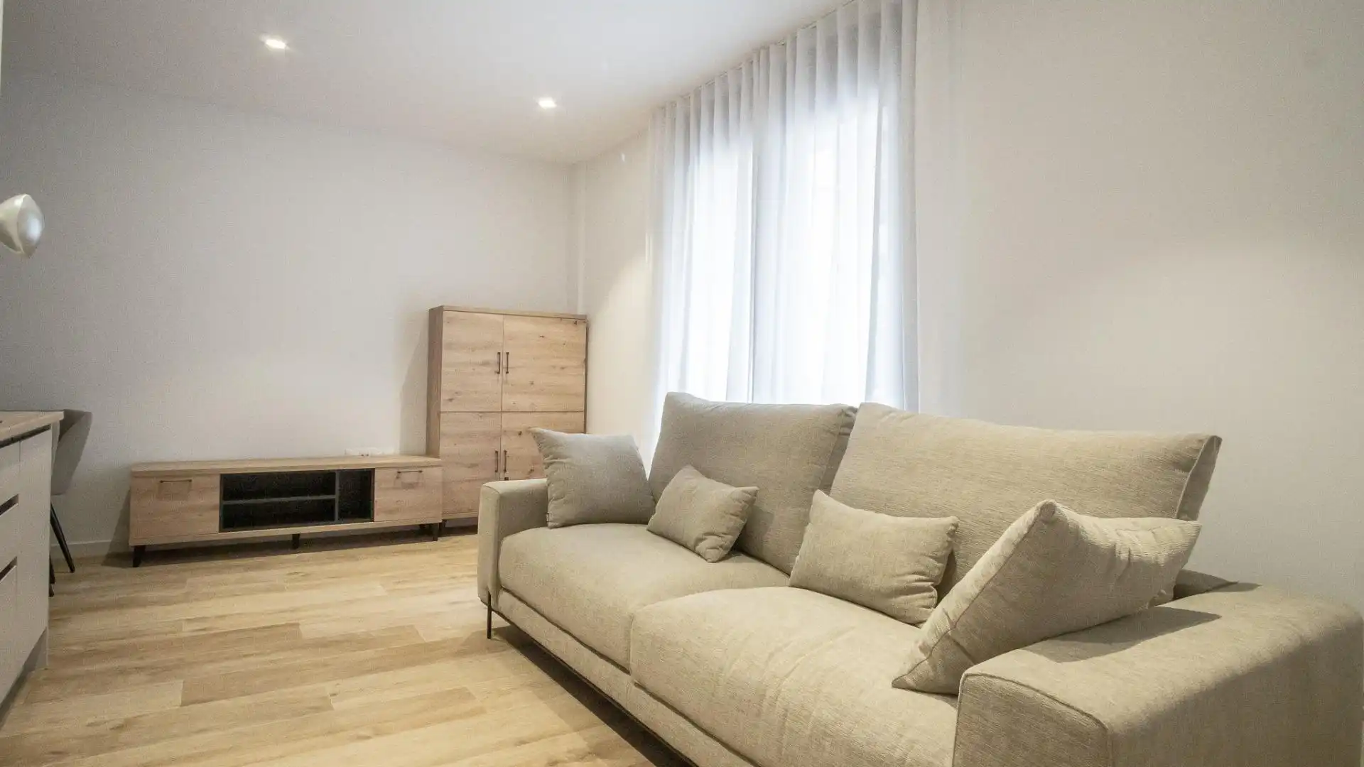 Study for rent in Plaza de Toros - Avenida Chapí - Trinquete
