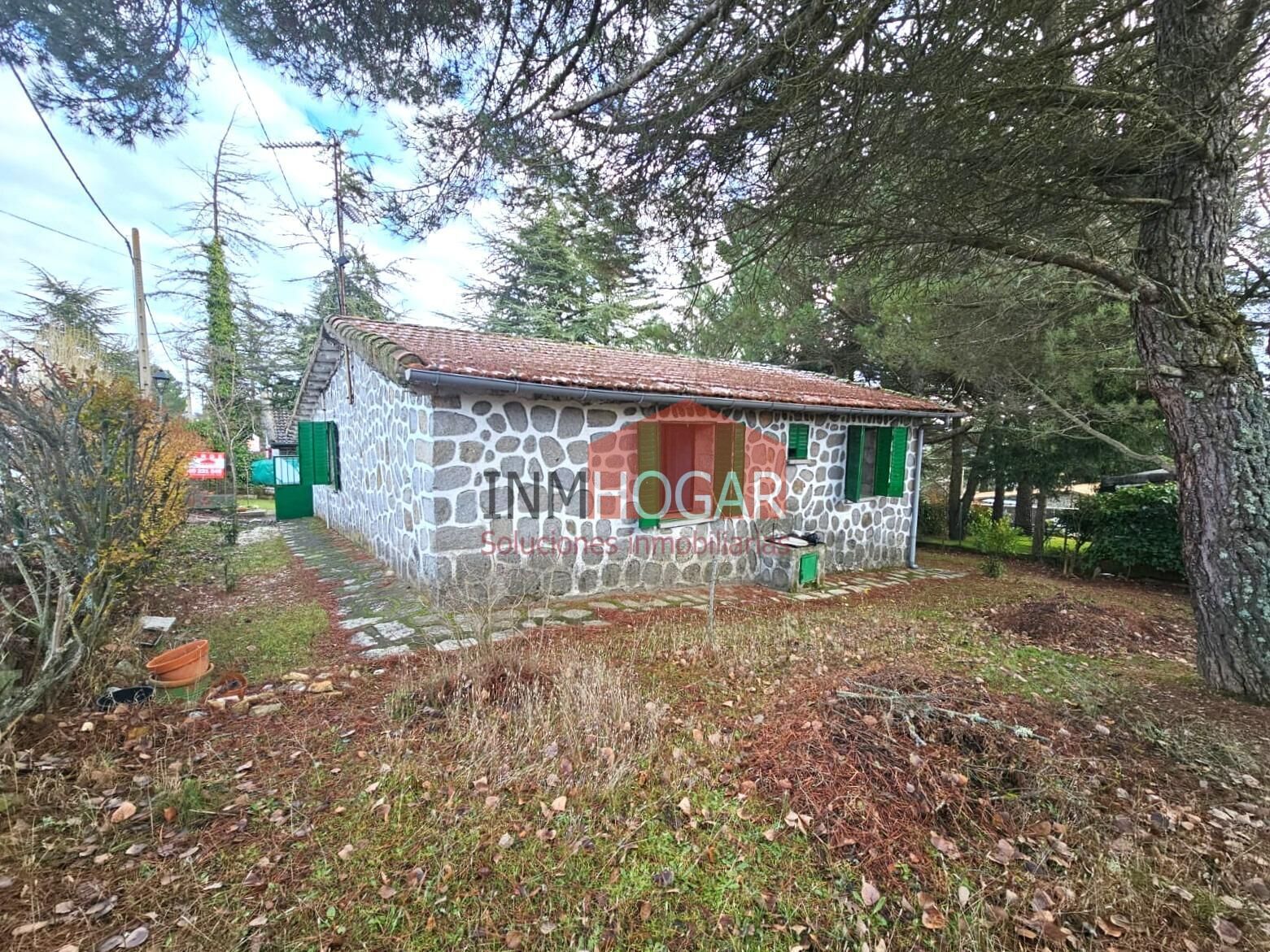 Vista exterior de Casa o xalet en venda en Herradón de Pinares amb Jardí privat