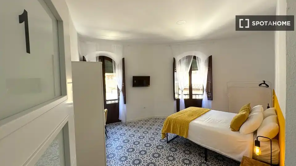 Habitación de Piso de alquiler en Granada con Aire acondicionado, Calefacción y Amueblado